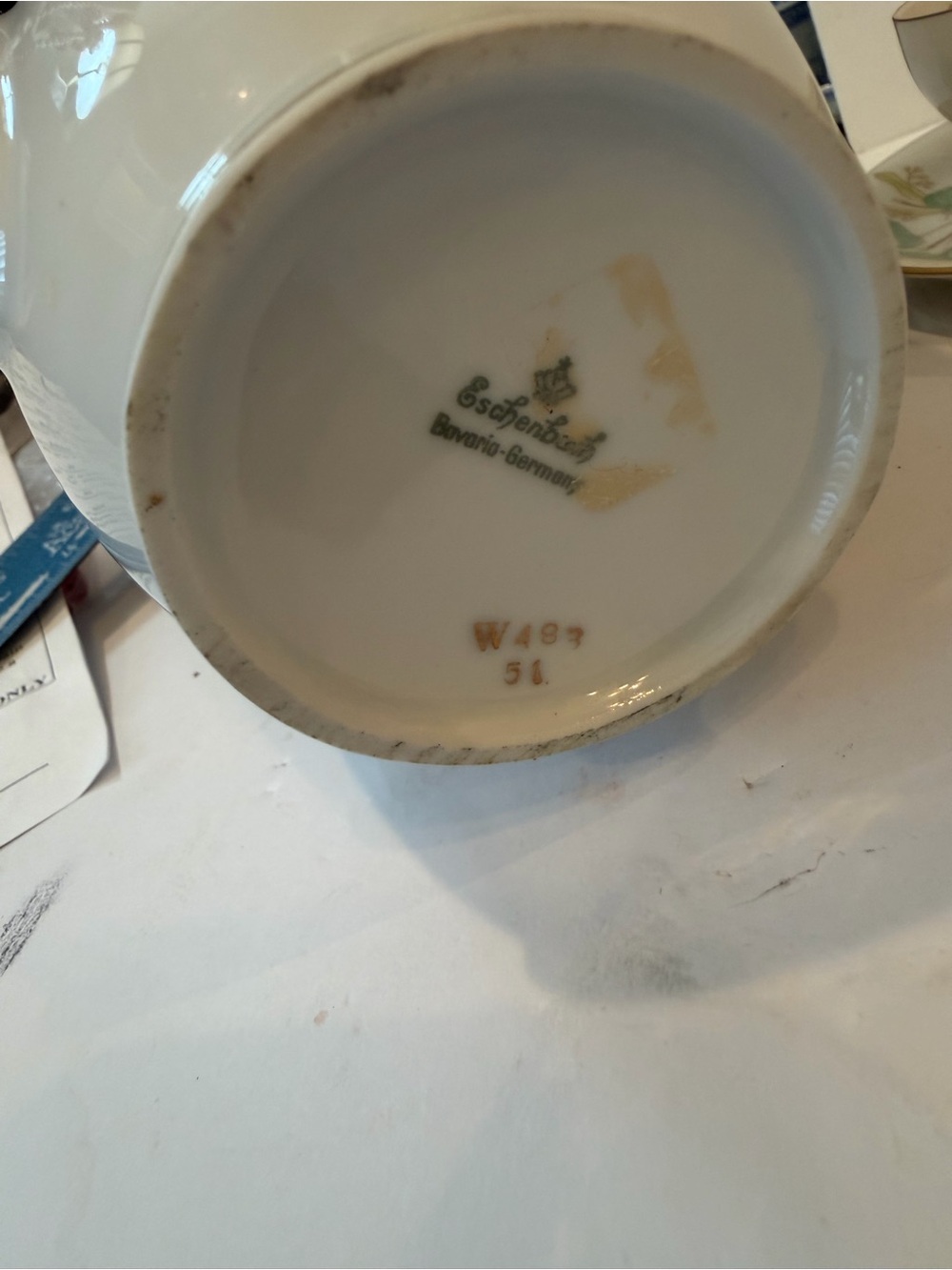 Porcelain Tea Set with Green Leaf Motif and Gold Trim - Picture 4 of 4